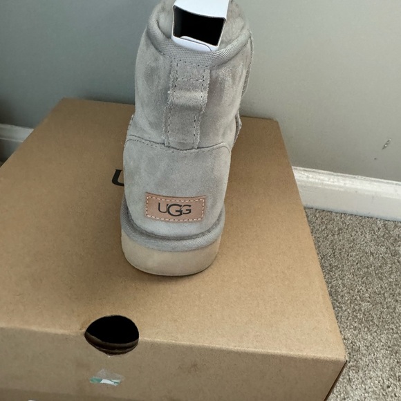 Ugg boots in Goat - Picture 2 of 7